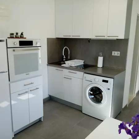 Apartment Iva Mlini