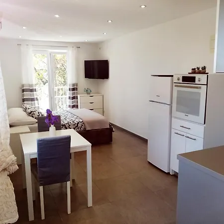 Iva Apartment