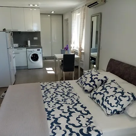 Iva Apartment *